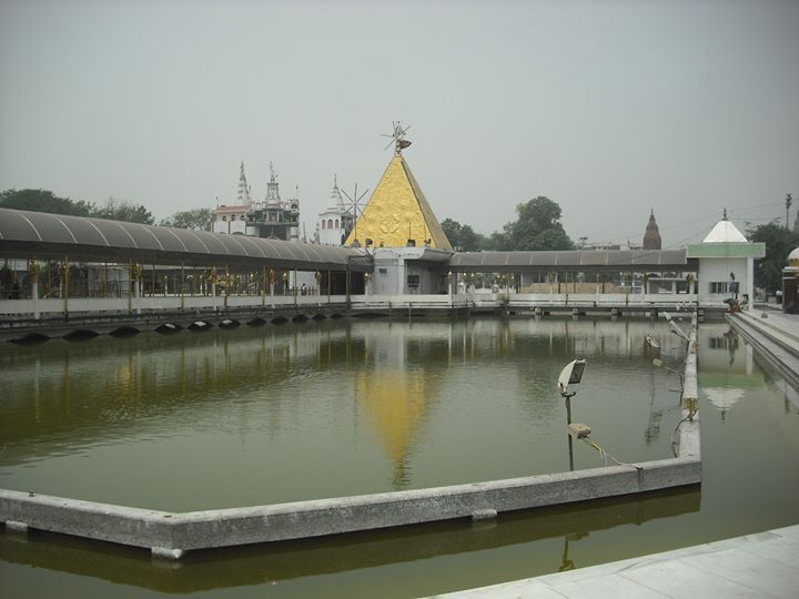 जालंधर में देवी तालाब मंदिर के सरोवर से मिला शव, मचा हड़कंप, मौके पर पहुंची पुलिस !
