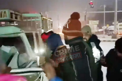 जालंधर में दर्दनाक सड़क हादसा, गाड़ी में ही बुरी तरह फंसे 3 लोग, राहगीरों ने दरवाजा तोड़कर निकला बाहर !