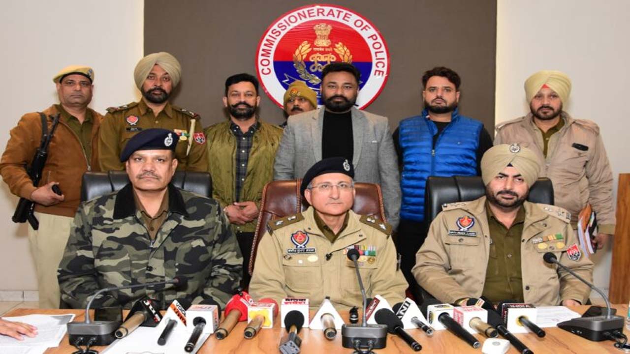 जालंधर कमिश्नरेट पुलिस ने फर्जी सर्टिफिकेट बनाने वाले दो को किया गिरफ्तार, 600 से ज्यादा प्रमाणपत्र बरामद !