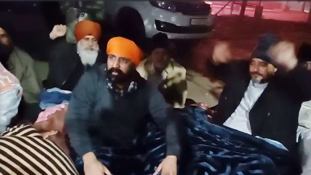 जालंधर : ट्रक यूनियन के पूर्व प्रधान हैप्पी संधू बैठे मरण व्रत पर,बोले मांग पूरी नहीं हुई तो मेरी!…..