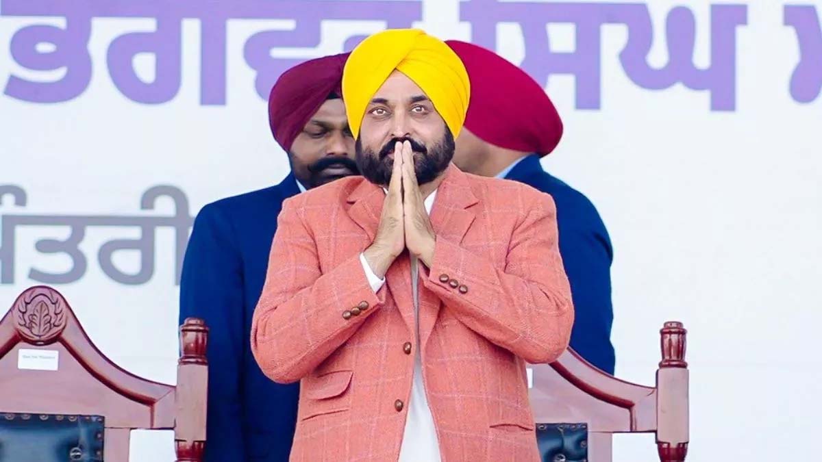 CM भगवंत मान पहुंचे जालंधर, 283 करोड़ रुपए के प्रोजेक्ट्स की दी सौगात, थाना प्रभारियों को मिले 410 हाईटेक वाहन ! पढ़ें