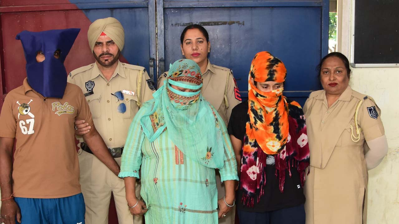कमिश्नरेट पुलिस ने तीन चोरों को किया गिरफ्तार,  सोने, चांदी के गहने और 90,000 की नकदी बरामद !