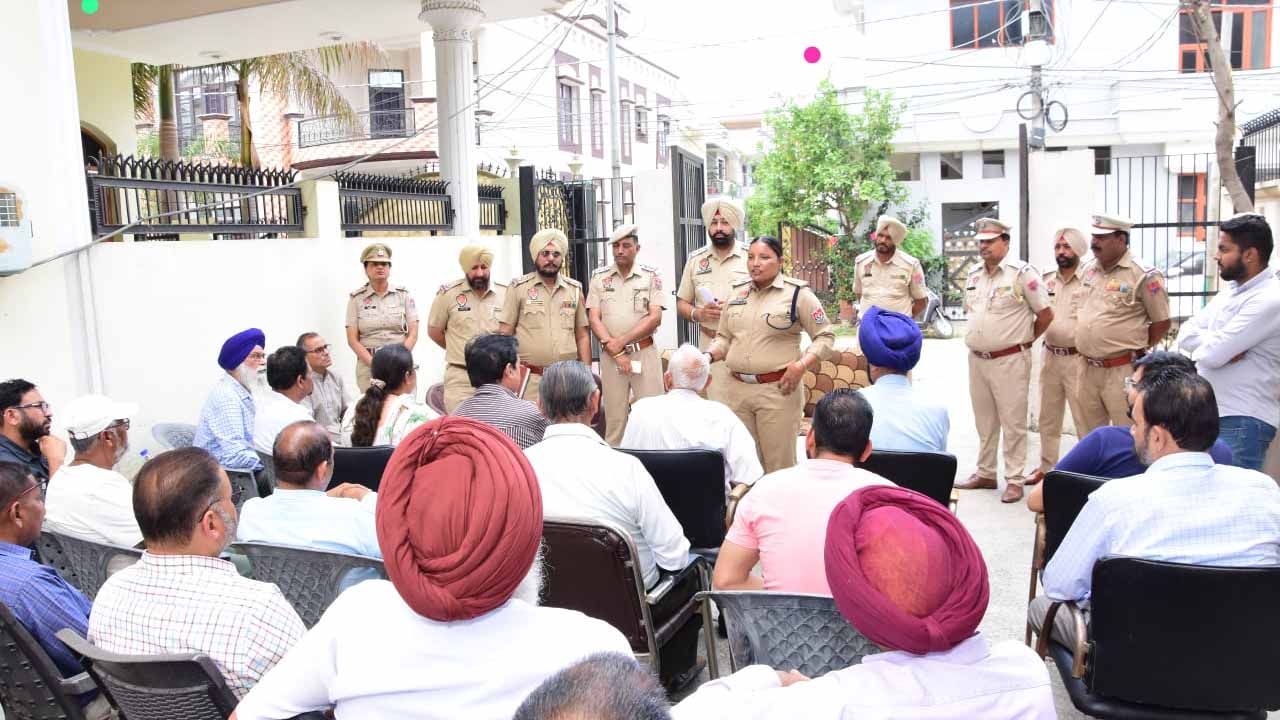 जालंधर कमिश्नरेट पुलिस ने कब्जों के खिलाफ लोगों को किया जागरूक, ट्रैफिक नियमों के प्रति जागरूकता के लिए आयोजित किए सेशन