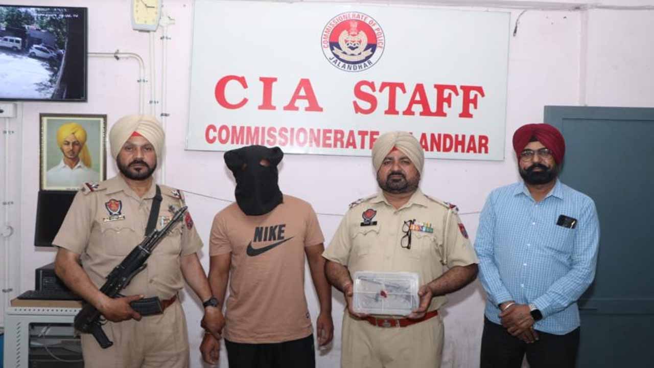 कमिश्नरेट पुलिस ने अवैध हथियार के साथ आरोपी को किया गिरफ्तार।