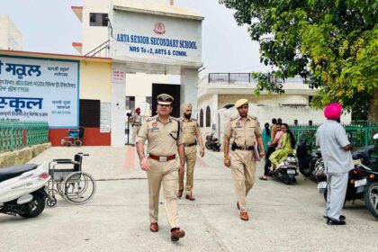 Jalandhar News: स्थानीय चुनावों के दौरान कमिश्नरेट पुलिस जालंधर अलर्ट, पुलिस आयुक्त ने नाकाबंदी और मतदान केन्द्रों का किया निरीक्षण