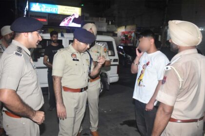 कमिश्नरेट पुलिस ने रात्रि नाकाबंदी और चेकिंग अभियान किया तेज, यातायात उल्लंघनकर्ताओं के काटे चालान