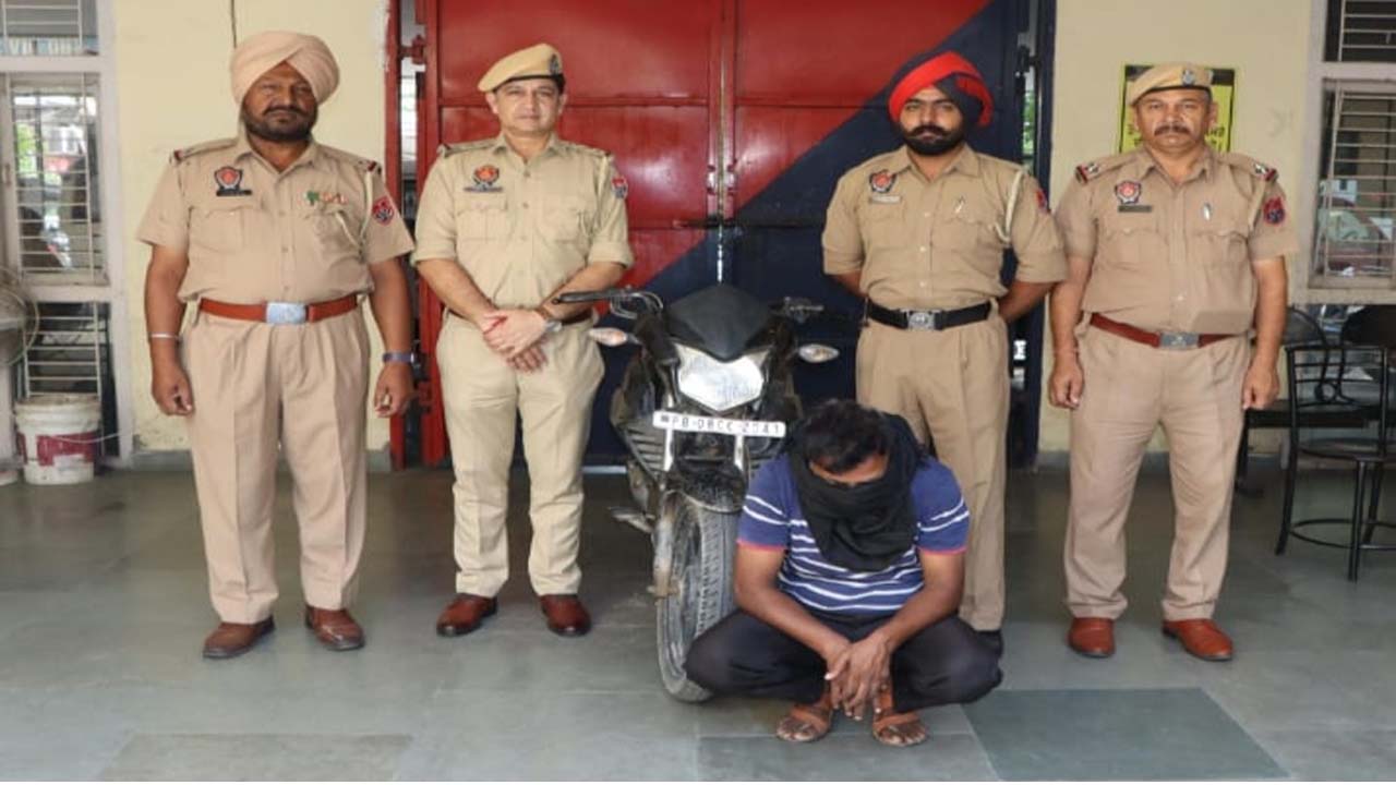 कमिश्नरेट पुलिस ने मोटरसाइकिल चोर गिरोह का किया भंडाफोड़ , चोरी की मोटरसाइकिल सहित 01 गिरफ्तार