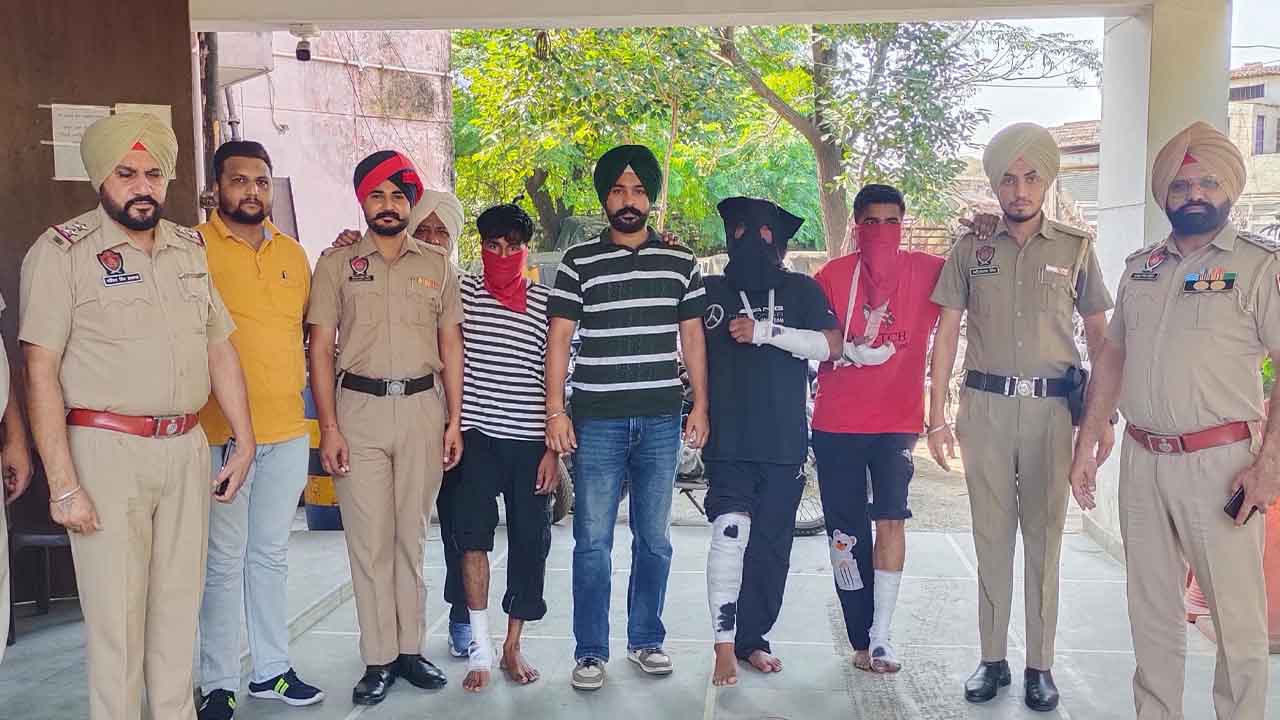 कमिश्नरेट पुलिस को बड़ी सफलता, अवैध हथियारों सहित तीन आरोपी गिरफ्तार