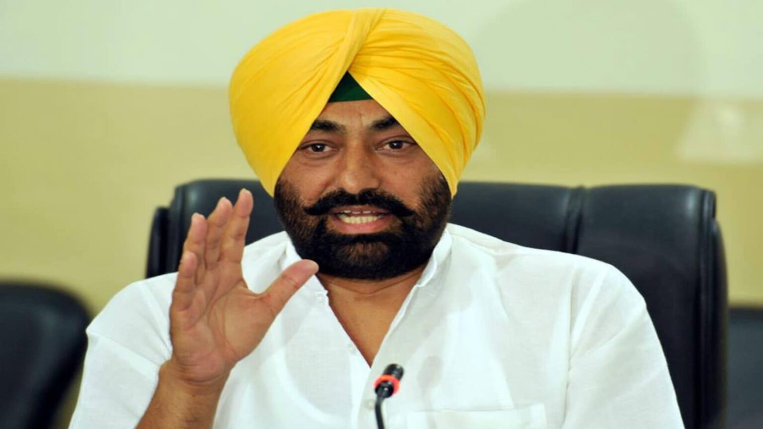 पंजाब में पुलिस के लिए खरीदी 144 टोयोटा हाइलक्स की खरीद पर बवाल, खैहरा को OSD ने भेजा मानहानि का नोटिस