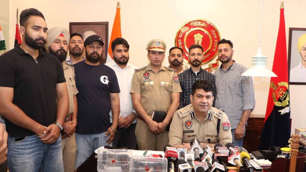 जालंधर: कुख्यात गिरोह से जुड़े सीमा पार ड्रग गैंगस्टर रैकेट का पर्दाफाश, 3 किलो हेरोइन और अवैध हथियारों सहित 01 काबू