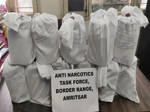 पंजाब में ड्रग तस्करी पर बड़ी चोट: 18.227 किलो हेरोइन के साथ एक गिरफ्तार, पाकिस्तान से जुड़ा नेटवर्क !