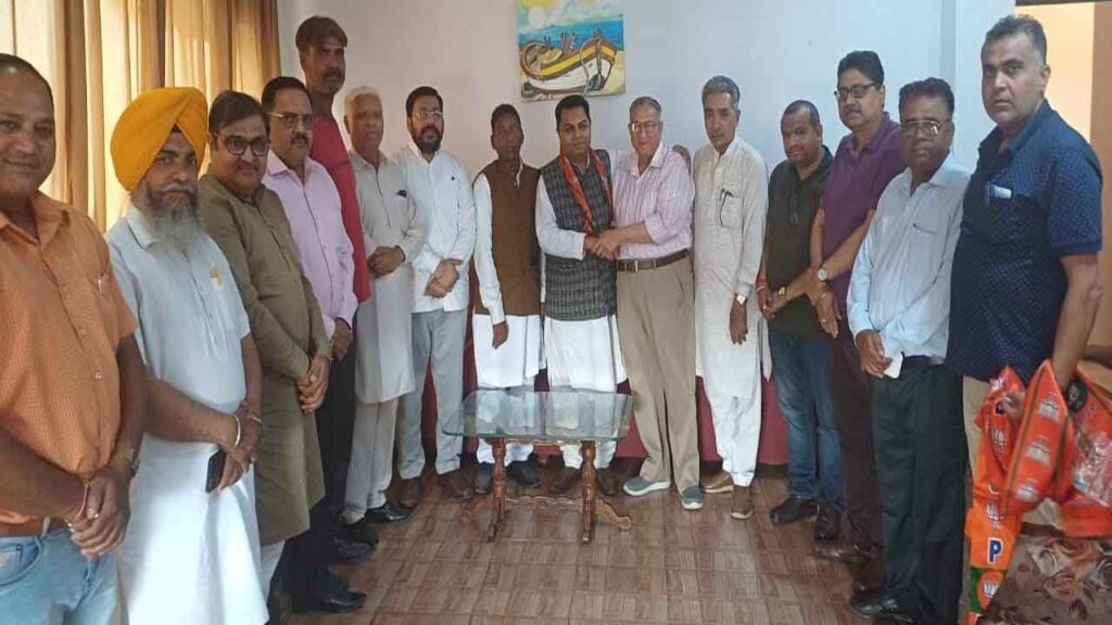 जालंधर लोकसभा के देहात में मज़बूत होती भाजपा,गांव नौगज्जा के सर्कल अध्यक्ष अशोक कुमार सेठ आप पार्टी छोड़ भाजपा में हुए शामिल