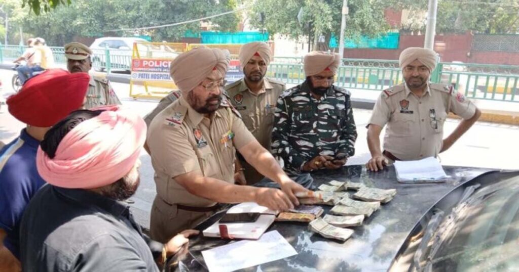जालंधर में फगवाड़ा गेट के व्यापारी की कार में से लाखो का कैश बरामद, पढ़ें