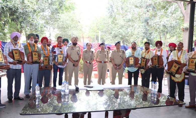 कमिश्नरेट पुलिस जालंधर ने समर्पित सेवा के लिए 15 सेवानिवृत्त पुलिस अधिकारियों को दी भावभीनी विदाई
