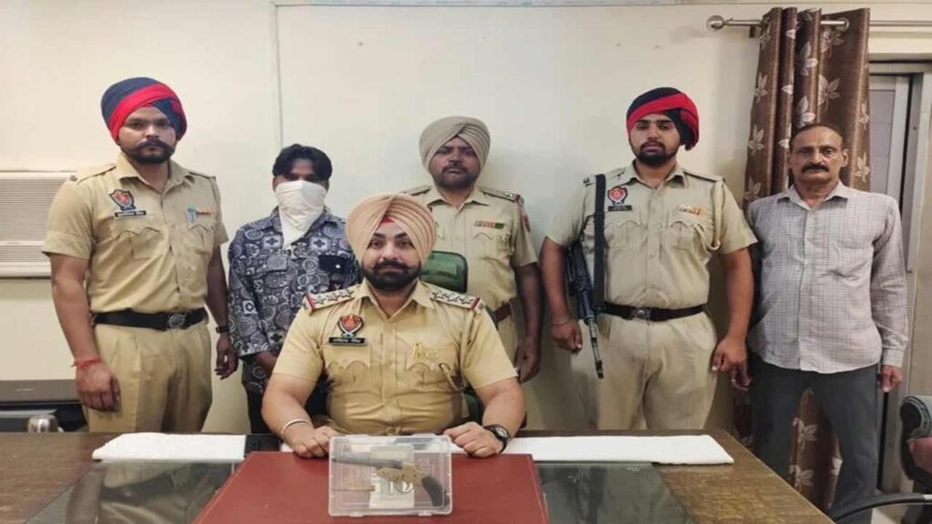 जालंधर कमिश्नरेट पुलिस ने लूट की वारदातों को अंजाम देने वाले व्यक्ति को अवैध हथियारों सहित किया काबू , पढ़ें