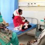 खेलते समय 3 वर्षीय बच्ची के हाथ में फटा मोबाइल, गंभीर रूप से घायल, पढ़ें