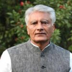 पंचायत चुनाव से पहले बीजेपी को बड़ा झटका, सुनील जाखड़ ने दिया इस्तीफा!