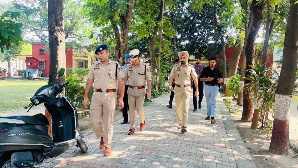 पुलिस थानों के बाद सीपी स्वपन शर्मा ने पुलिस लाइन जालंधर में की अचानक चेकिंग