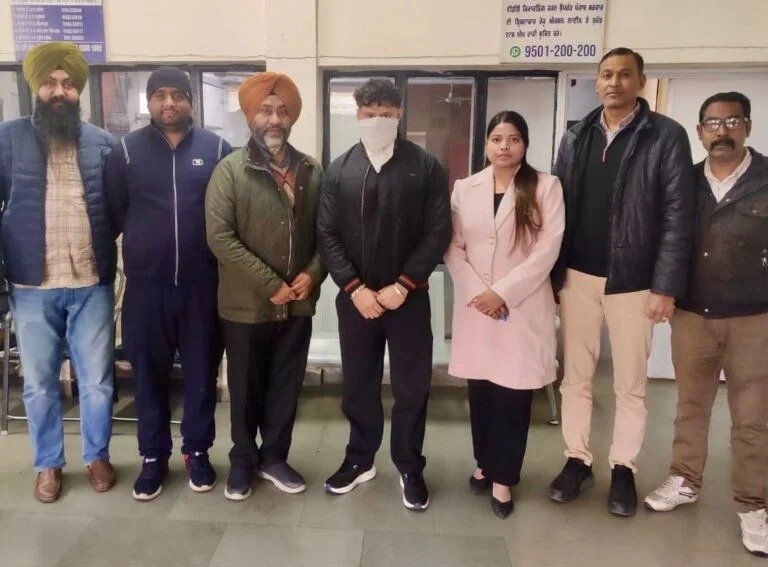 10 हजार रुपये रिश्वत लेते सिविल अस्पताल का निजी सुरक्षा गार्ड विजीलेंस ब्यूरो द्वारा गिरफ्तार
