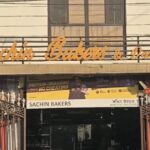 जालंधर: लूट का नया तरीका, खुद को निगम अधिकारी बताकर मशहूर बेकरी में लूट की वारदात को दिया अंजाम, देखें CCTV