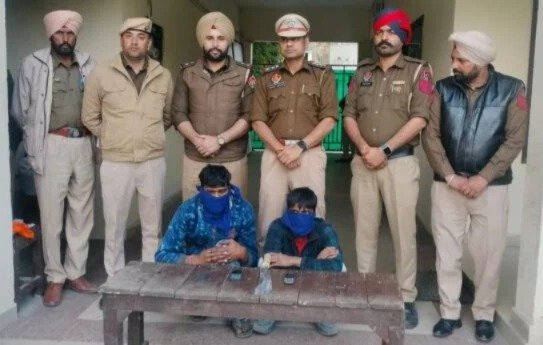 जालंधर: देहात पुलिस ने हाईवे डकैती गिरोह के दो सदस्य किए गिरफ्तार, चोरी किए गए फोन और नकदी बरामद