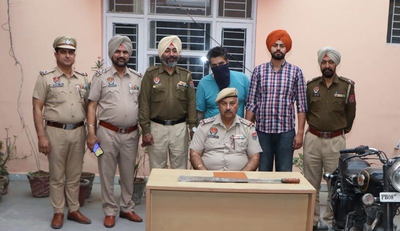 जालंधर पुलिस ने हथियारों के बल पर जबरन वसूली करने वाले आरोपी को किया गिरफ्तार