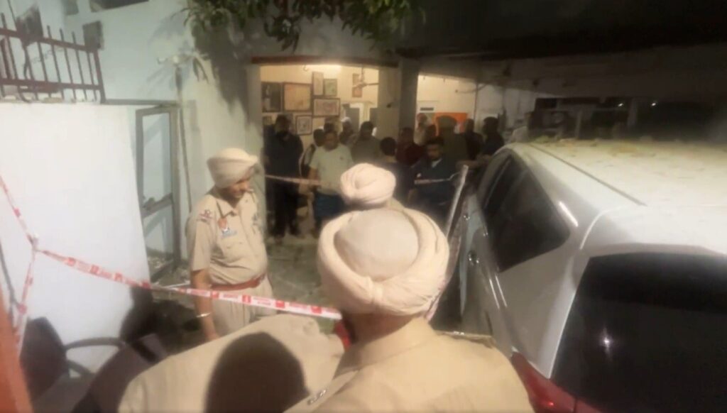 भाजपा नेता मनोरंजन कालिया के घर हमले के दो आरोपी 12 घंटे में गिरफ्तार