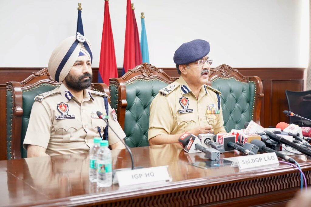 भाजपा नेता के घर पर ग्रेनेड हमला: पुलिस ने 12 घंटे के भीतर मामला सुलझाया, दो गिरफ्तार, ई-रिक्शा बरामद