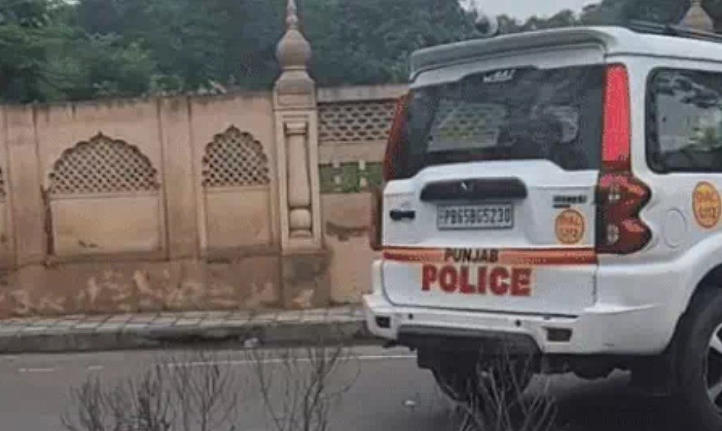अमृतसर में पुलिस बदमाश के बीच मुठभेड़, पैर में लगी गोली लगने के बाद आरोपी काबू
