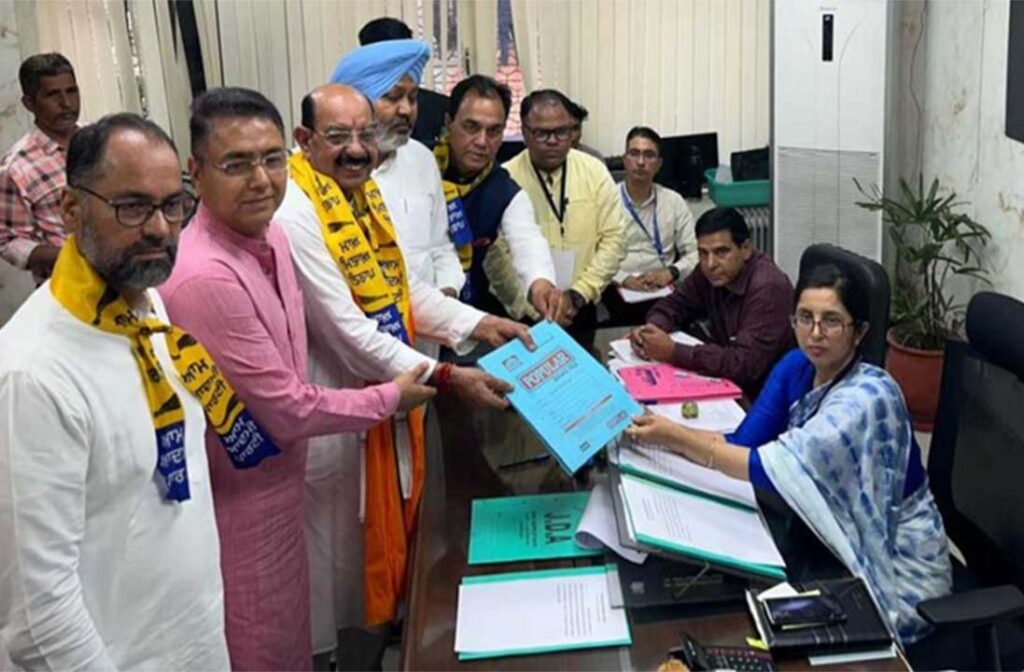 जालंधर वेस्ट उपचुनाव के लिए अकाली दल, AAP और कांग्रेस के उम्मीदवारों ने भरा नामांकन, पढ़ें