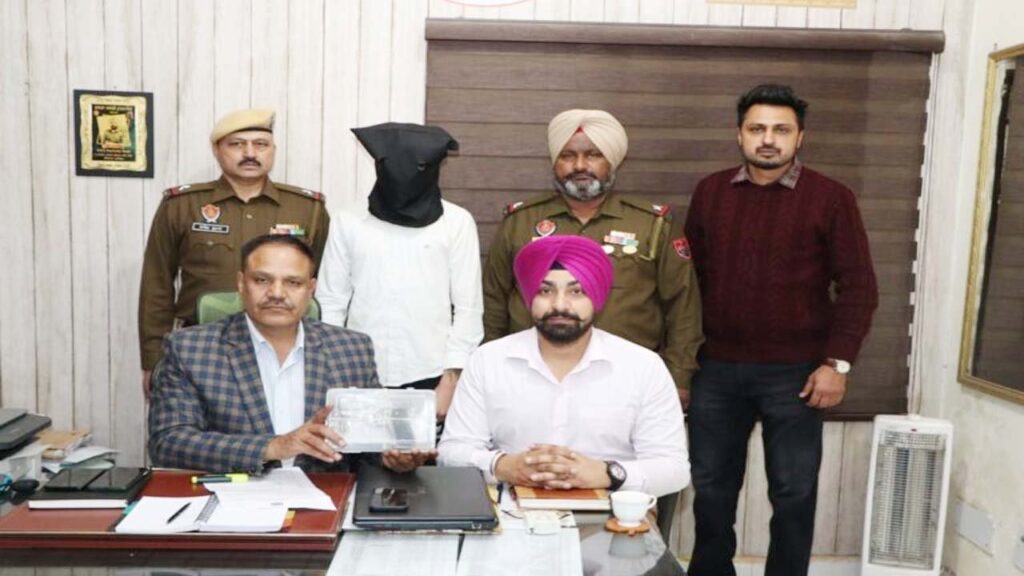 जालंधर पुलिस को बड़ी सफलता, अवैध हथियार के साथ आरोपी गिरफ्तार, आर्म्स एक्ट के तहत मामला दर्ज, पढ़ें