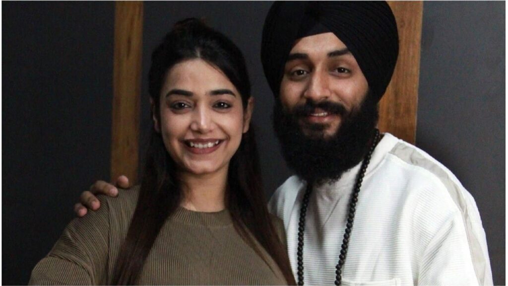 फिर विवादों में kulhad Pizza Couple, अब इस वीडियो को लेकर हुआ विवाद, दुकान के बहार हंगामा !