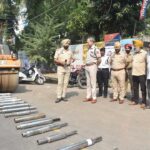 कमिश्नरेट पुलिस ने संशोधित साइलेंसर पर कसा शिकंजा,  साइलेंसर को बुलडोजर द्वारा किया नष्ट