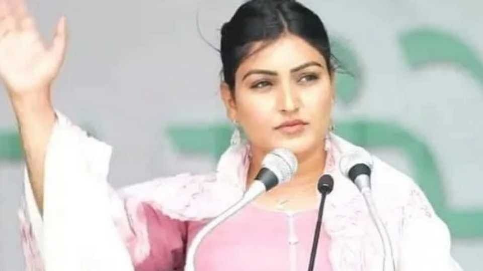 पंजाब की सियासत में बड़ा धमाका, AAP विधायक अनमोल गगन मान ने विधायक पद से दिया इस्तीफा