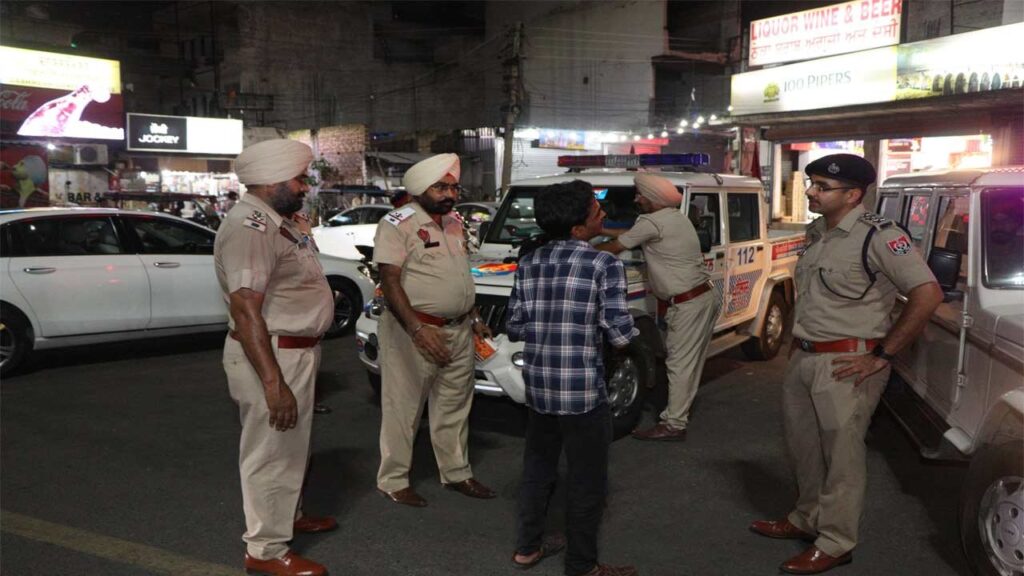 कमिश्नरेट पुलिस ने कारों और रेस्टोरेंट के बाहर शराब पीने के खिलाफ अभियान किया तेज, पढ़ें
