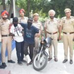 जालंधर: कमिश्नरेट पुलिस ने चोरी के दो मोटरसाइकिल और तीन मोबाइल फोन सहित 2 स्नैचरों को लिया काबू
