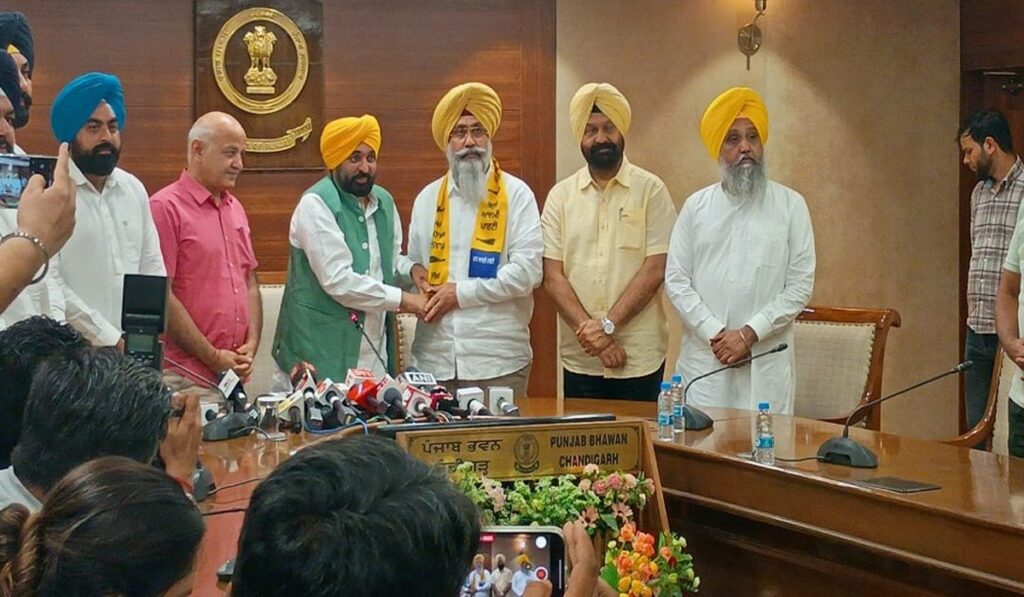 बड़ी खबर: पूर्व विधायक और अकाली दल के वरिष्ठ नेता हरमीत संधू AAP में शामिल