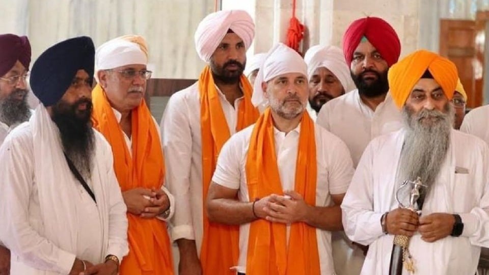 राहुल गांधी को सिरोपा पहनाने पर SGPC की कार्रवाई: डिप्टी मैनेजर का तबादला, सेवादार और कथावाचक सस्पेंड