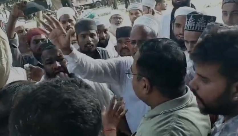 जय श्रीराम के नारे लगाने पर हिन्दू युवक की पिटाई, सडकों पर उतरे हिंदू संगठन, 4 मुस्लिम नेताओं पर केस दर्ज