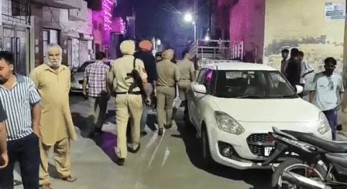 लुधियाना में फिल्मी स्टाइल में फायरिंग, चलती कार से युवक पर चलाई गोलियां