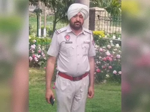 पंजाब पुलिस के एएसआई की सर्विस रिवॉल्वर से गोली लगने से मौत, पुलिस जांच में जुटी