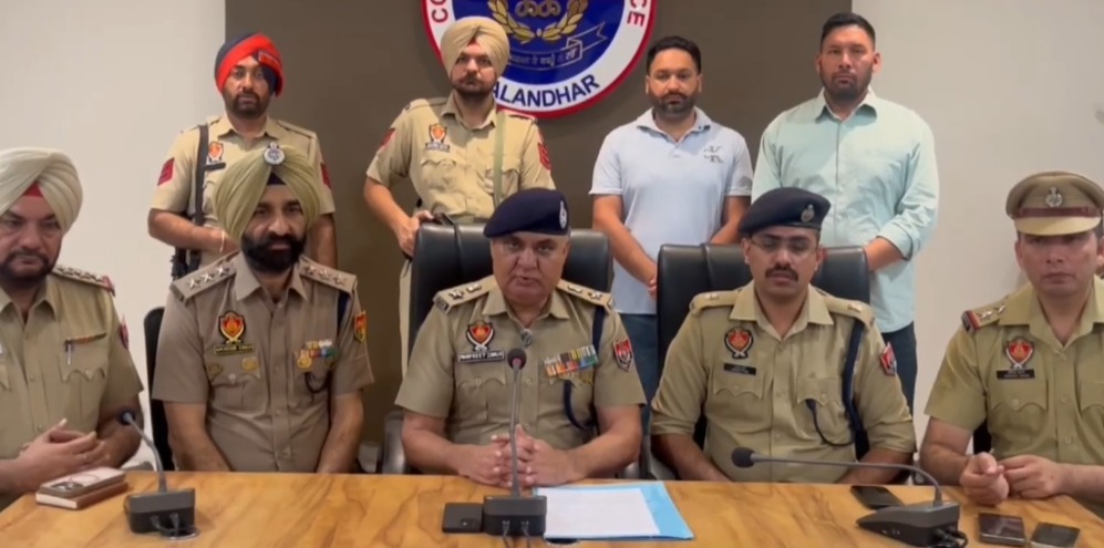 जालंधर के विजय ज्वेलर्स लूटकांड में, लूट का सारा सोना रिकवर, वारदात में इस्तेमाल बाइक और कपड़े भी बरामद  