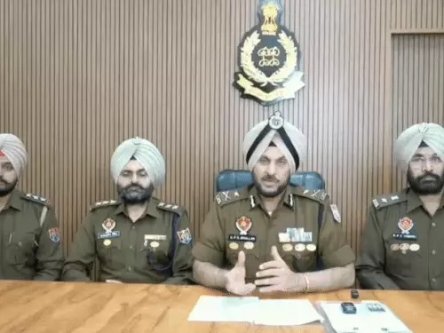 पंजाब में पाकिस्तान संचालित नशा तस्करी गिरोह का भंडाफोड़, एक ही परिवार के तीन सदस्य गिरफ्तार