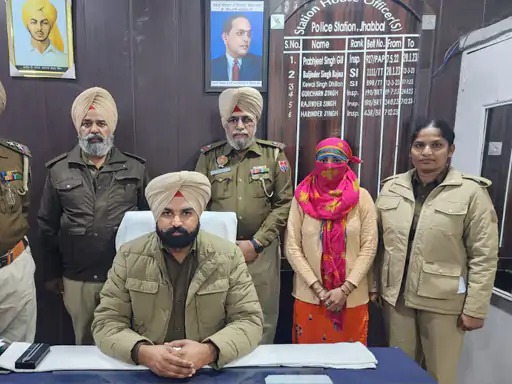 तरनतारन पुलिस की बड़ी कार्रवाई: महिला समेत 6 आरोपी गिरफ्तार, 709 ग्राम हेरोइन व हथियार बरामद
