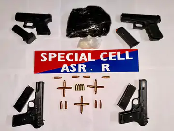 अमृतसर देहात पुलिस की बड़ी कार्रवाई, हथियार व नशे के साथ दो तस्कर दबोचे