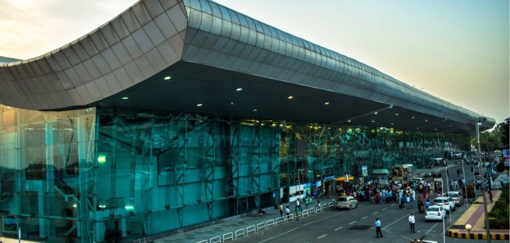 अमृतसर एयरपोर्ट पर ड्रग तस्करी का भंडाफोड़, थाईलैंड से आई युवती नशीले पदार्थ की खेप के साथ गिरफ्तार