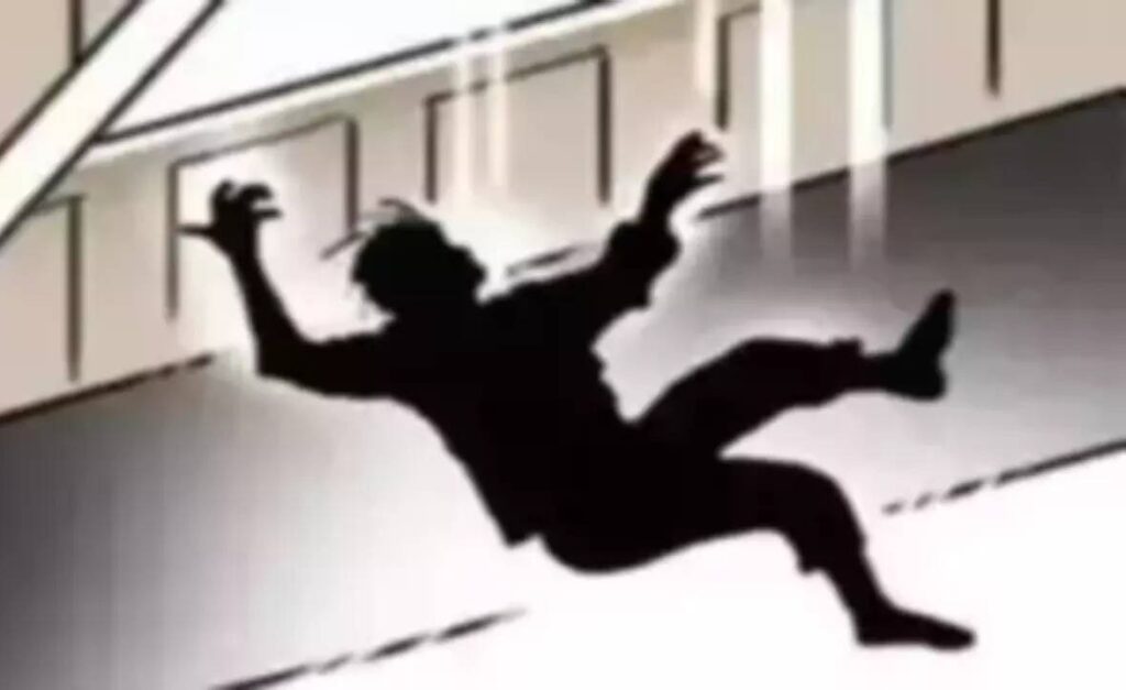 फगवाड़ा यूनिवर्सिटी में छात्र ने छत से कूदकर दी जान, सुसाइड से पहले सोशल मीडिया स्टेटस भी लगाया