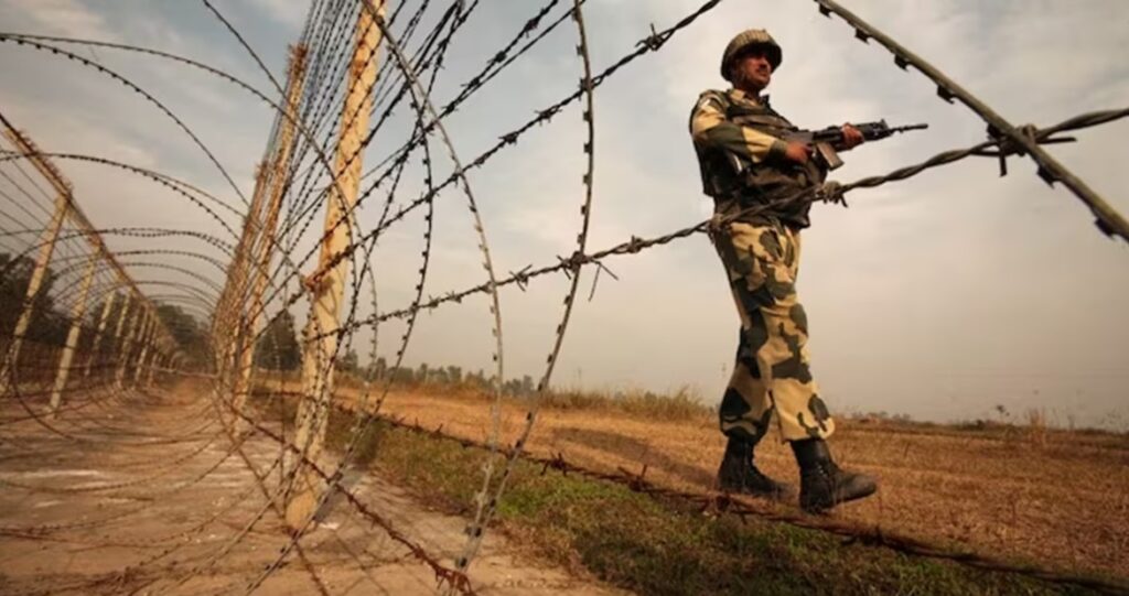 तरनतारन बॉर्डर पर बीएसएफ की कार्रवाई, हेरोइन तस्करी की कोशिश कर रहा पाकिस्तानी घुसपैठिया ढेर