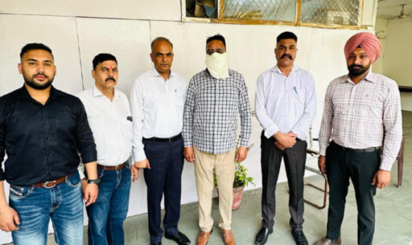 जालंधर: थाना नंबर-2 में विजिलेंस की रेड, ASI गोपाल 8 हजार की रिश्वत लेते गिरफ्तार