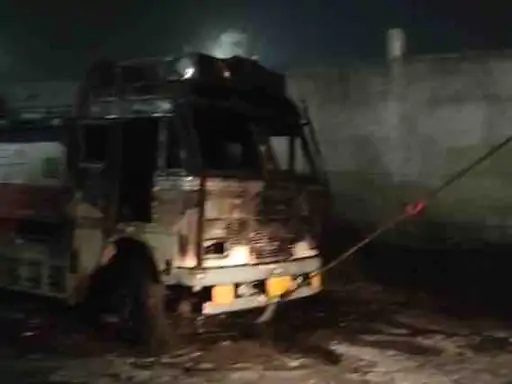 जालंधर में बड़ा हादसा टला, इंडियन ऑयल डिपो के पास खड़े दो तेल टैंकरों में लगी भीषण आग, दमकल विभाग ने पाया काबू